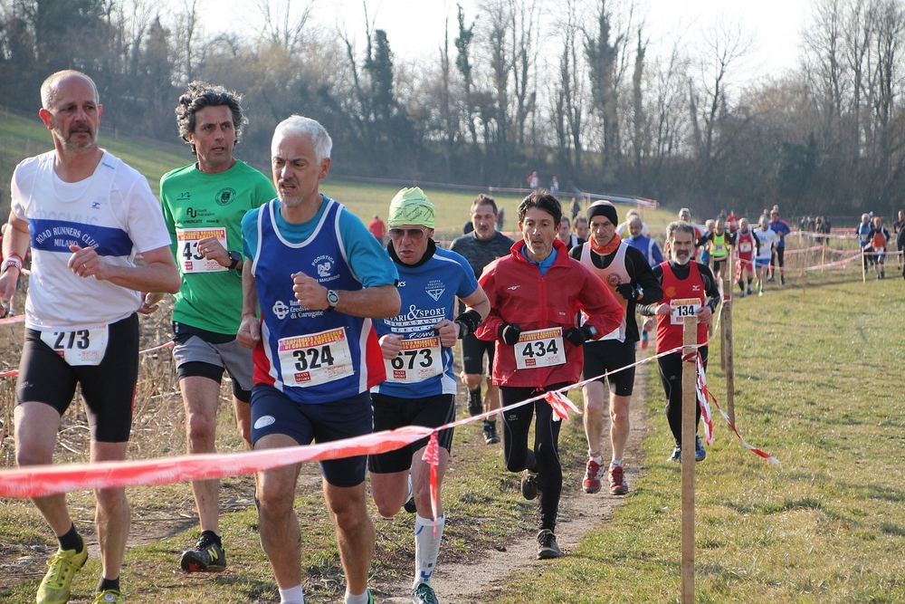 Giuseppe e Maurizio in lotta spalla a spalla sul prato di Oggiono